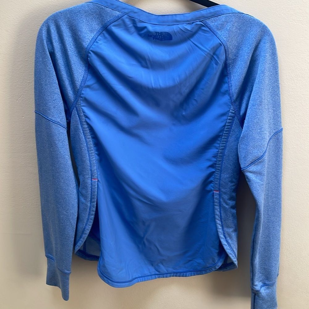 Light weight, North Face Pullover - Picture 4 of 6